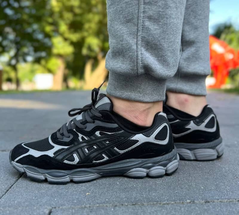 ASICS - Image 8